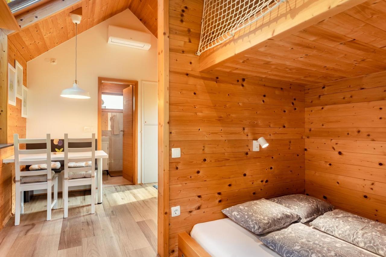 Glamping Mountain Fairy Tale Villa Bistrica pri Trzicu Kültér fotó