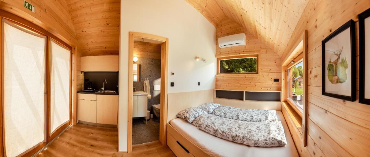 Glamping Mountain Fairy Tale Villa Bistrica pri Trzicu Kültér fotó