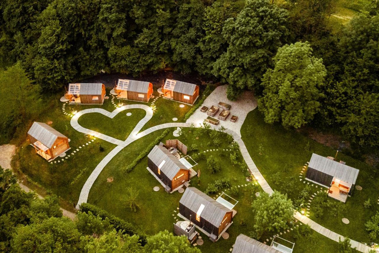 Glamping Mountain Fairy Tale Villa Bistrica pri Trzicu Kültér fotó